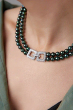 Колье "Эмили" зеленый жемчуг с серебряной застежкой из кубических микроцирконов