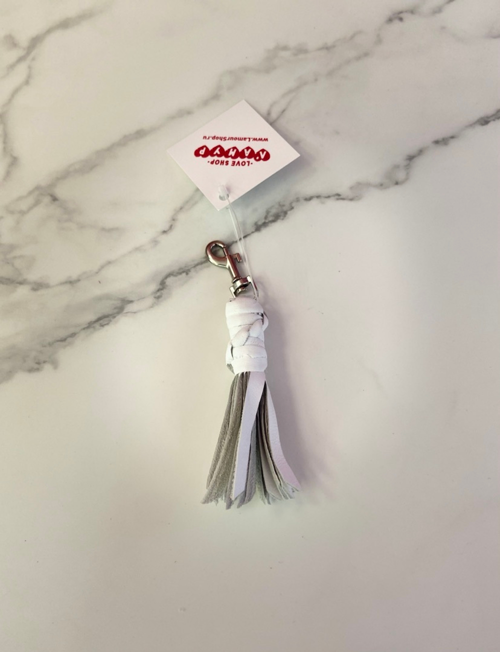 Брелок флогер с карабином