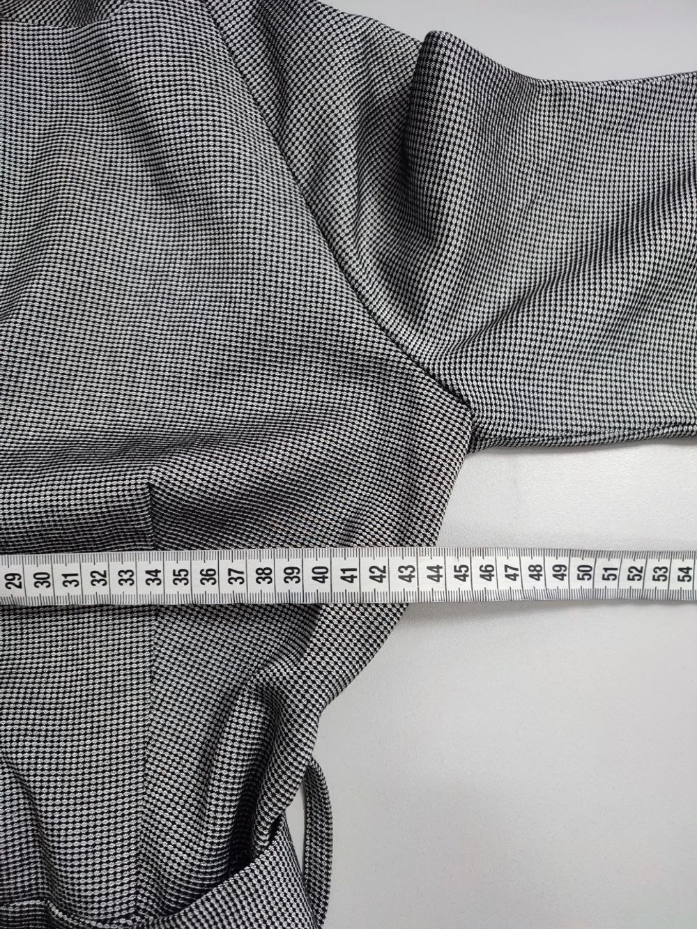 Платье Larro лаконичное 40 размер