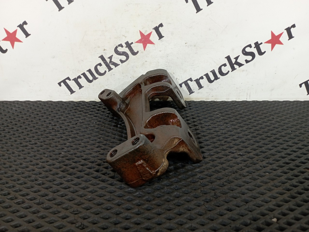 Кронштейн глушителя 2020г