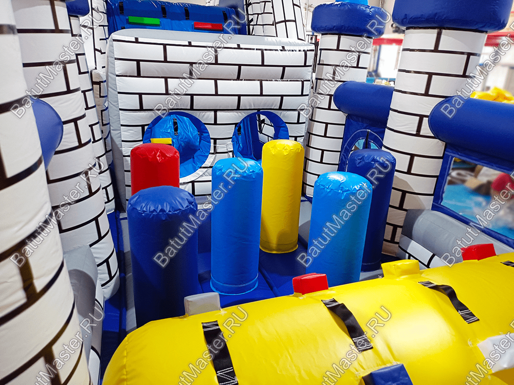 Надувная полоса препятствий "Дворцовое средневековье"