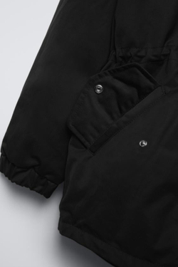 ZARA ПАРКА С ИСКУССТВЕННЫМ МЕХОМ НА КАПЮШОНЕ, ЧЕРНЫЙ