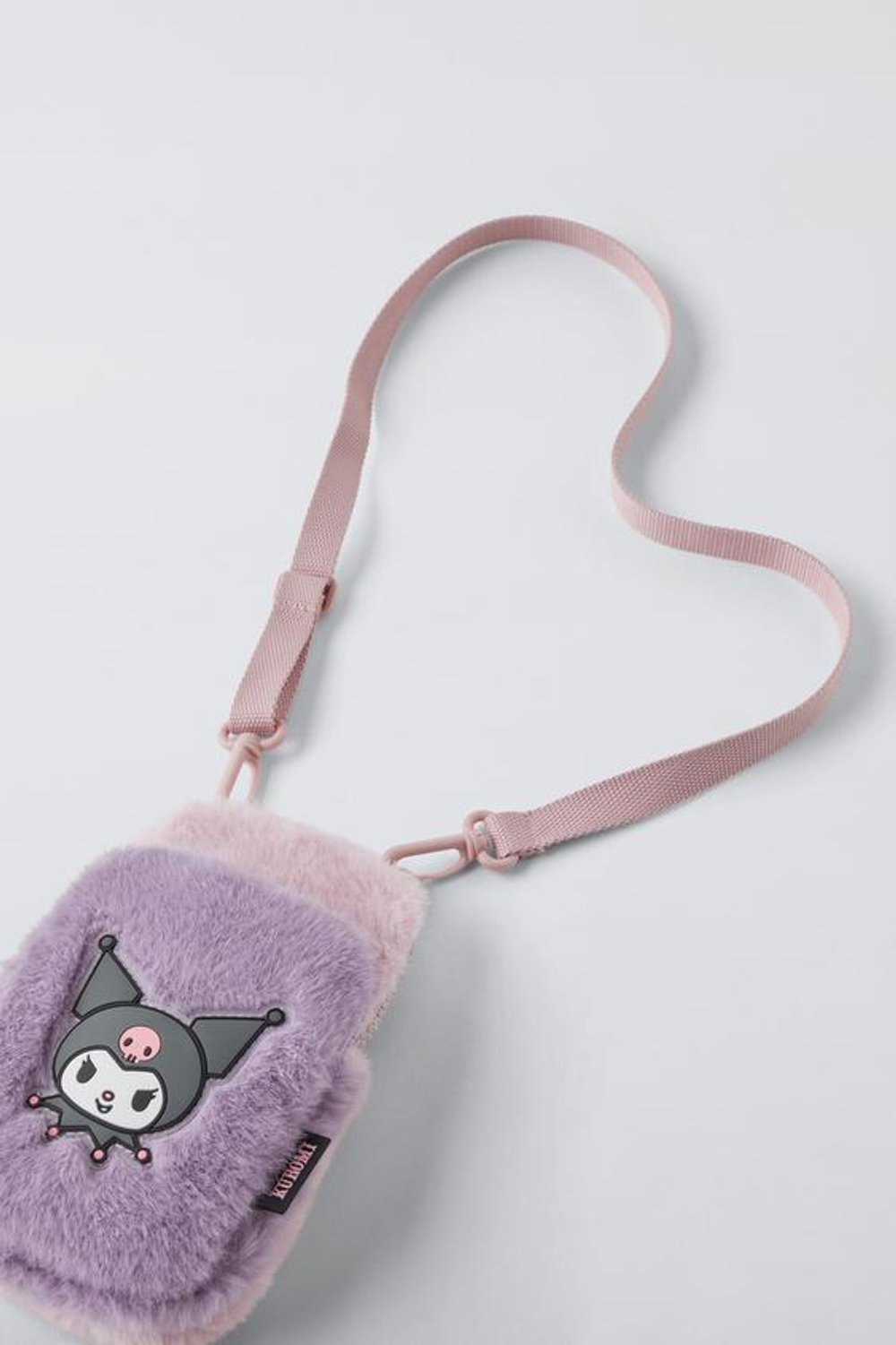 ZARA ЧЕХОЛ ДЛЯ МОБИЛЬНОГО ТЕЛЕФОНА KUROMI © SANRIOИЗ ИСКУССТВЕННОГО МЕХА, РОЗОВЫЙ