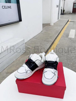 Белые женские кроссовки Valentino с черной вставкой (Валентино) люкс класса