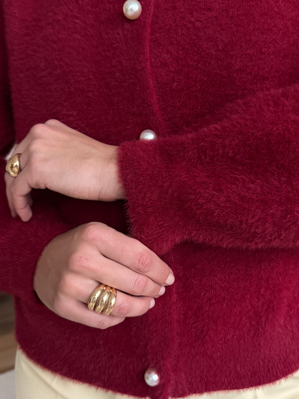 Кардиган пушистый на пуговицах бордовый