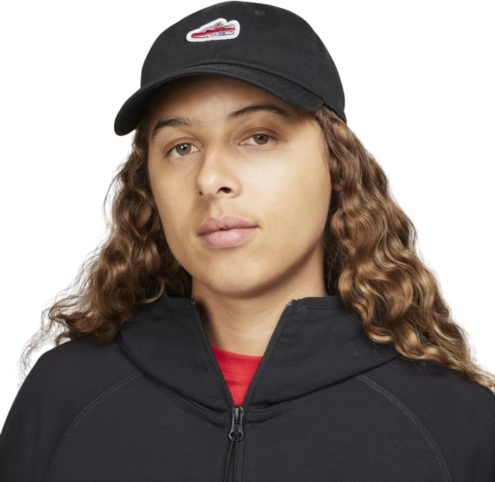 FN4402-010 Кепка NIKE U Nike CLUB CAP U CB ARMX PTCH