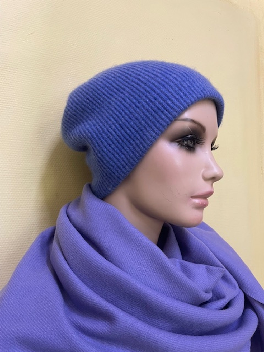 Шапка женская.