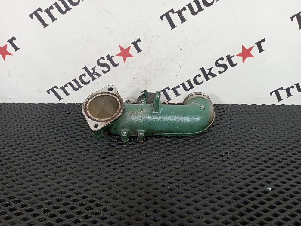 Патрубок системы охлаждения