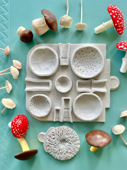 Молд силиконовый для творчества "Грибы - грибочки. Мухоморы" / форма для масс для лепки, мыла, воска и эпоксидной смолы