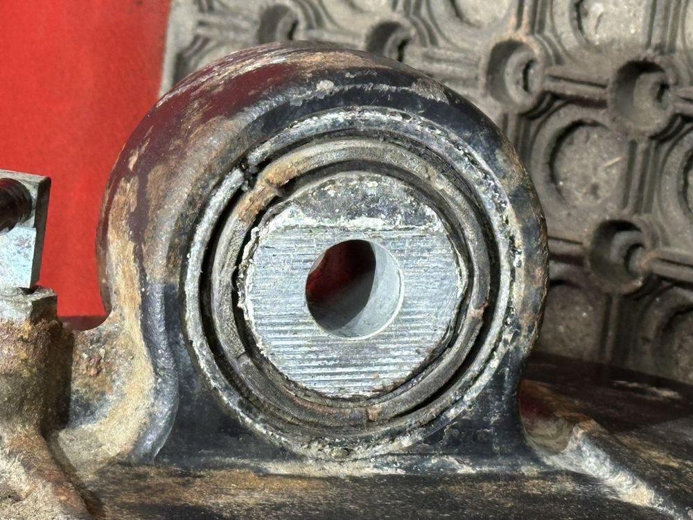 Пневмоамортизатор передний