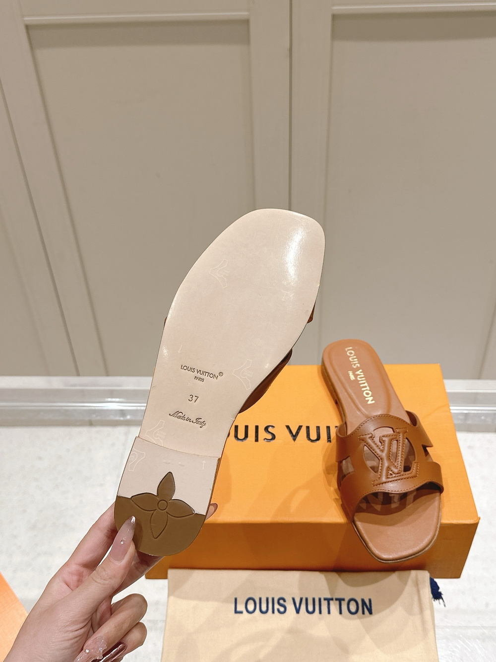 Louis Vuitton Isola Flat Mule