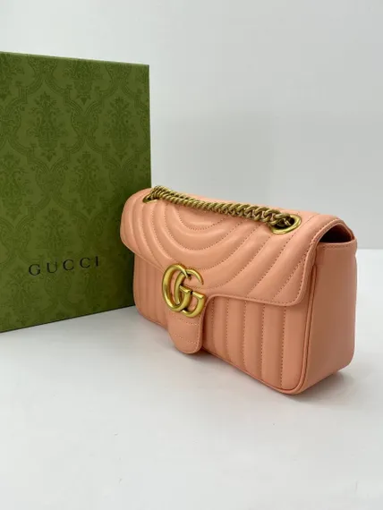 Сумка через плечо Gucci GG Marmont с матовой отделкой персиковый