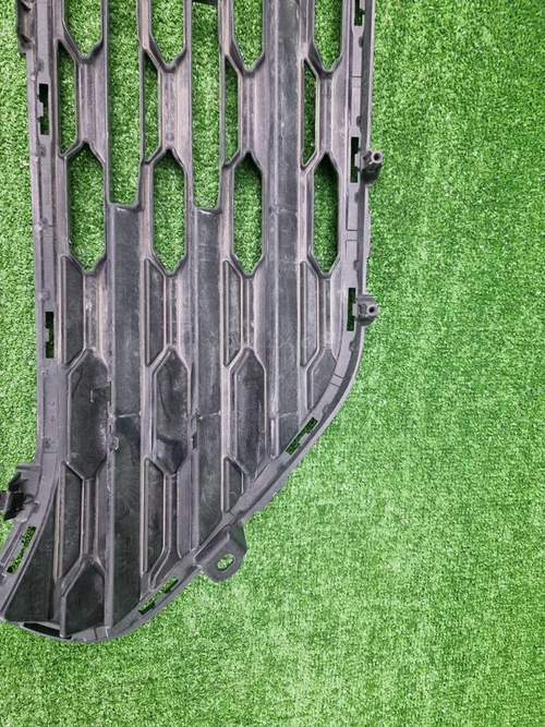 Решетка радиатора Toyota RAV4 5 XA50 (2018-н.в.)