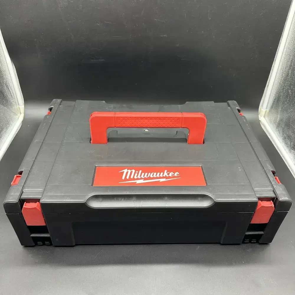 Набор аккумуляторного инструмента Milwaukee 8в1 с 4АКБ