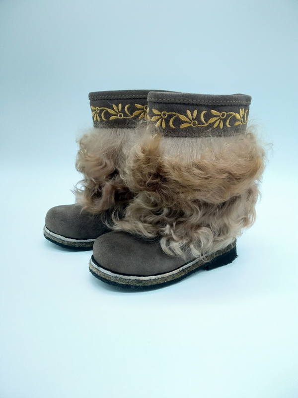 26 Унты детские из козы и нубука
