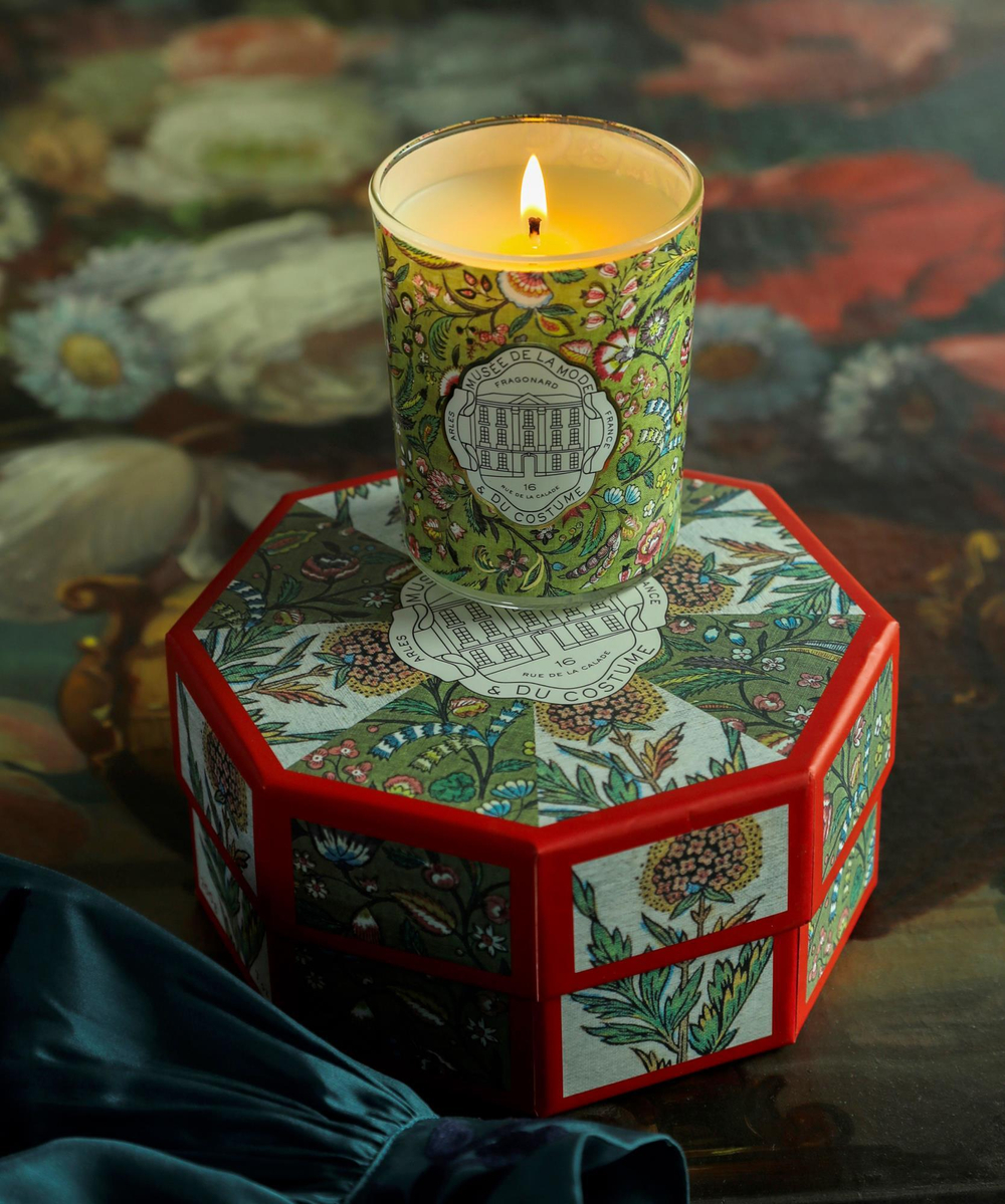 Свеча "МУЗЕЙ МОДЫ И КОСТЮМА ФРАГОНАРА В АРЛЕ" | Fragonard