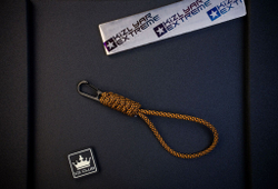 Темляк с карабином