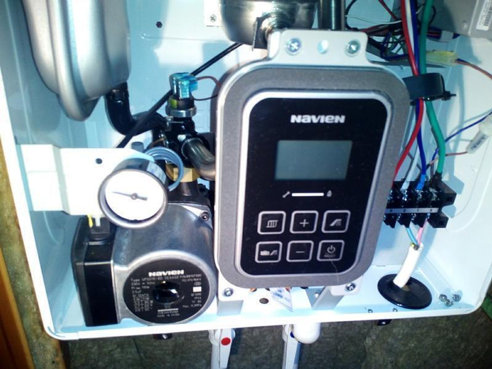 Настенный электрический котел Navien EQB-08HW