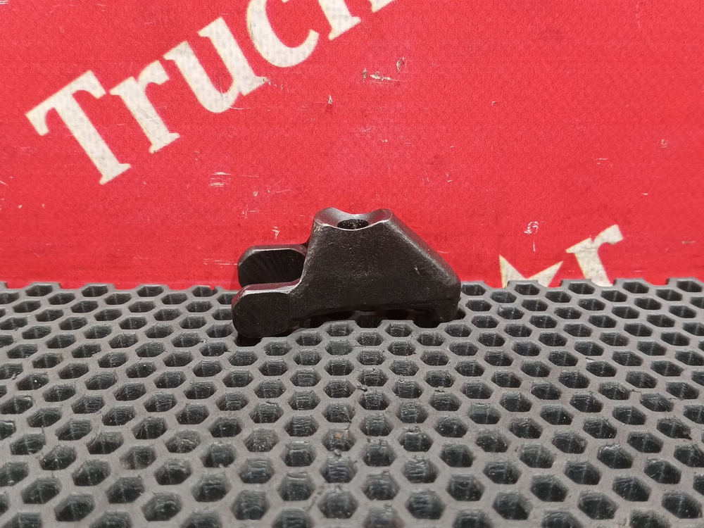 Кронштейн форсунки двигателя 2023г.