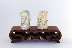 Сет нэцкэ Дзюродзин и Фукурокудзю на подставке