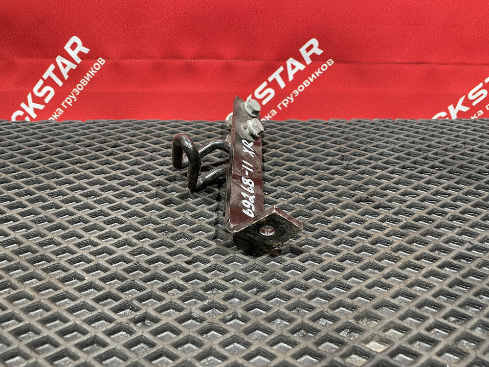 Кронштейн патрубка радиатора