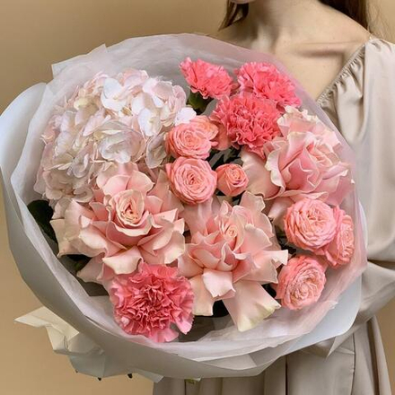 Букет "Опера" с кустовыми розами