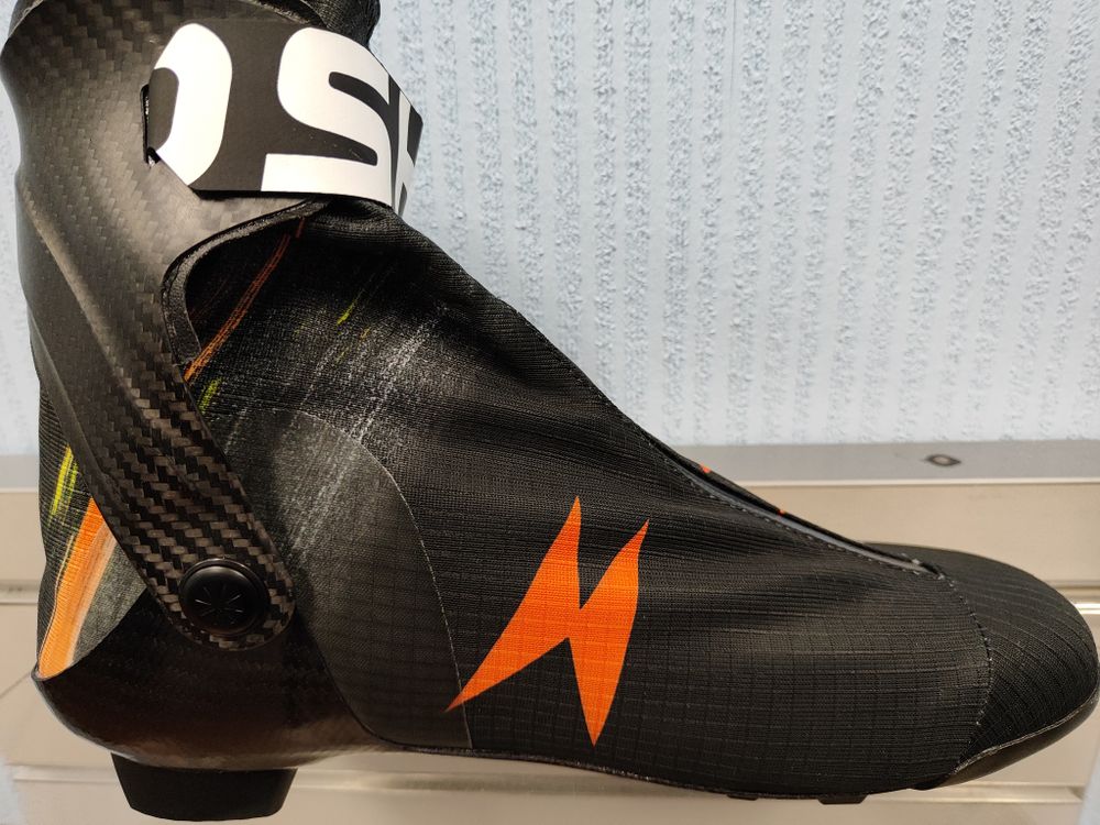 Профессиональные лыжные ботинки Madshus Redline Skate X (2025/2026) для конькового хода