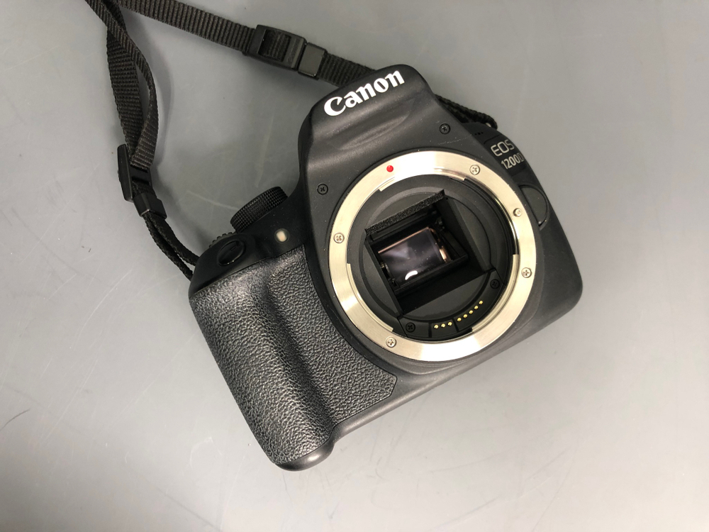 Canon 1200D Kit 18-55mm 3.5-5.6 III 13.000 кадров