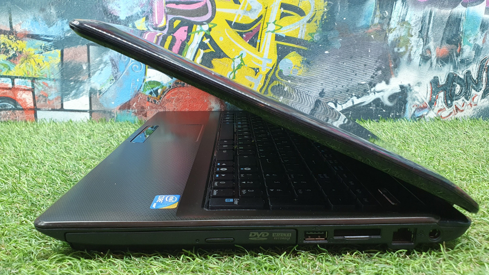 Ноутбук Asus i3/3 Gb