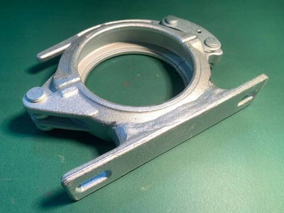 Хомут бетоновода DN125 (148 мм) рычажный на площадке