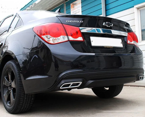 Диффузор заднего бампера Chevrolet Cruze рестайлинг (06.2012 - 10.2015) со вставками под имитацию выхлопа