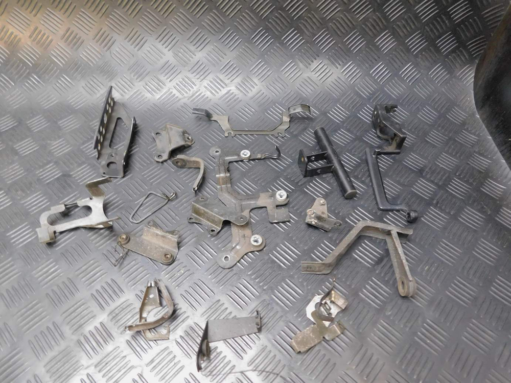 Крепления Kawasaki ZZR1100 99 (одним лотом)