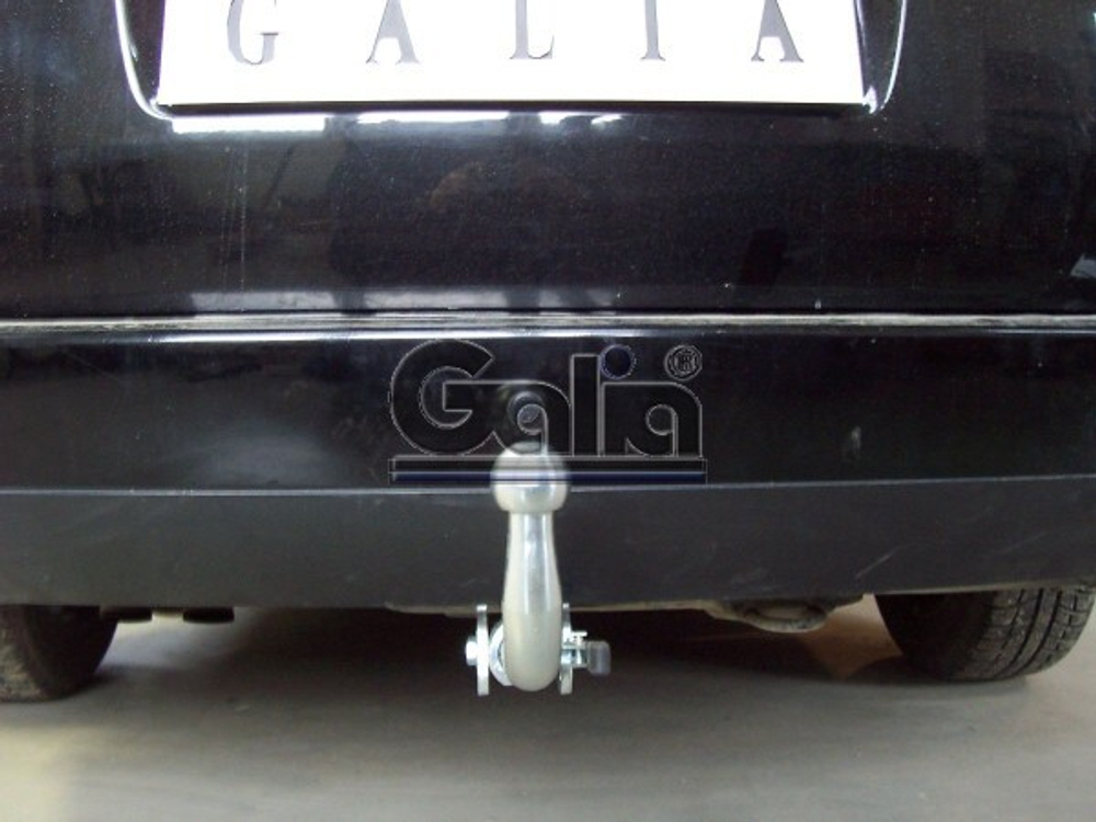 Фаркоп оцинкованный Galia S088A для Skoda Supreb I 2002-2008, Volkswagen Passat B5 седан/универсал 1996-2005(паспорт и сертификат в комплекте)(без электрики)