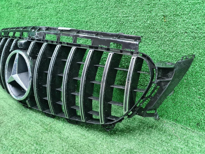 Решетка радиатора Mercedes E W213 (2016-2021) AMG