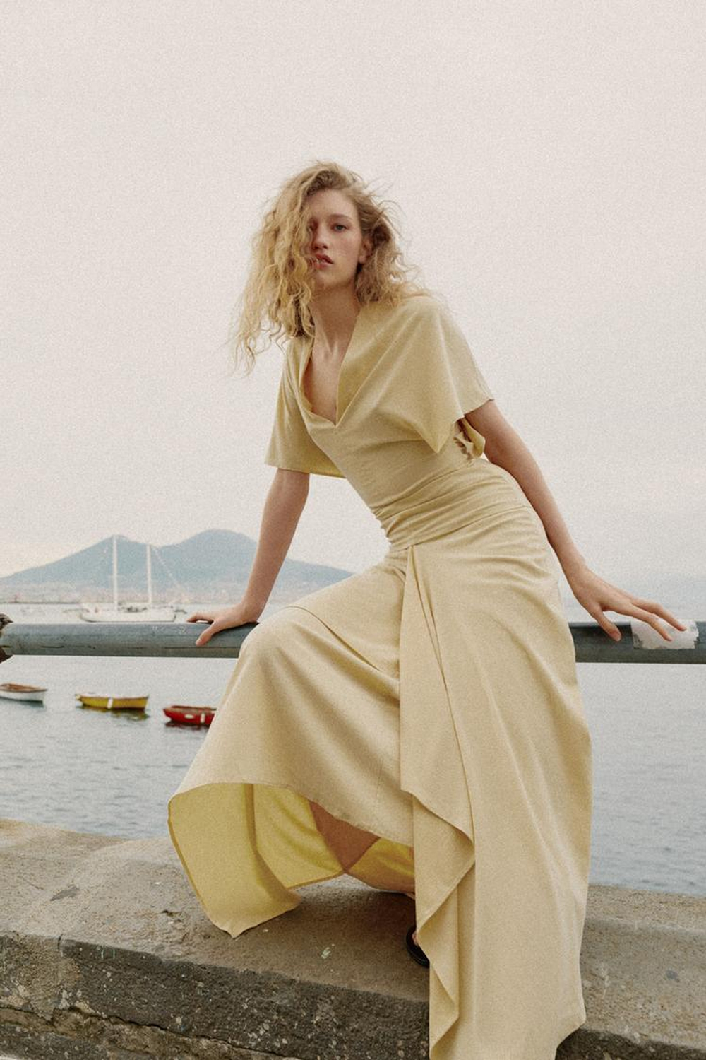 ZARA СТРУЯЩАЯСЯ ЮБКА АСИММЕТРИЧНОГО КРОЯ, ЖЕЛТЫЙ