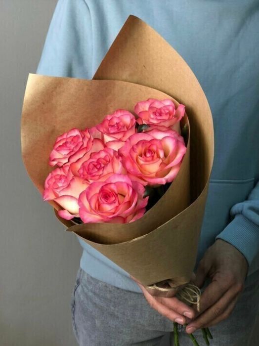 Букет из 7 голландских роз 50 см в упаковке( цвет роз и оформления на выбор) #91341