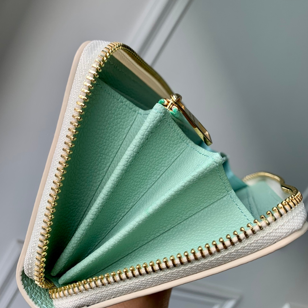 Louis Vuitton Zippy Wallet