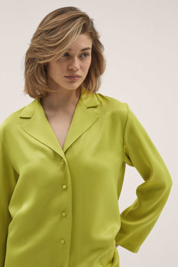 Струящаяся рубашка, базовая рубашка, белая рубашка, черная рубашка, шелковая рубашка, рубашка для сна, элегантная рубашка, роскошная рубашка, мягкая рубашка для сна, стильная струящаяся рубашка, женская домашняя одежда, соблазнительная домашняя одежда, домашняя одежда из шелка, классическая базовая рубашка, модная белая рубашка, премиум черная рубашка, утонченная шелковая рубашка, комфортная рубашка для сна, шикарная элегантная рубашка, роскошная ночная рубашка, свободная рубашка, рубашка с длинным рукавом, лаймовая рубашка, лаймовая женская рубашка, лаймовая шелковая рубашка.