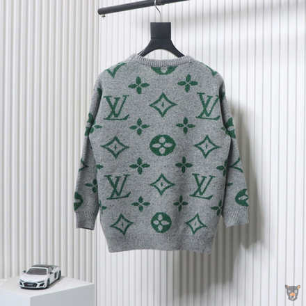 Свитер LV