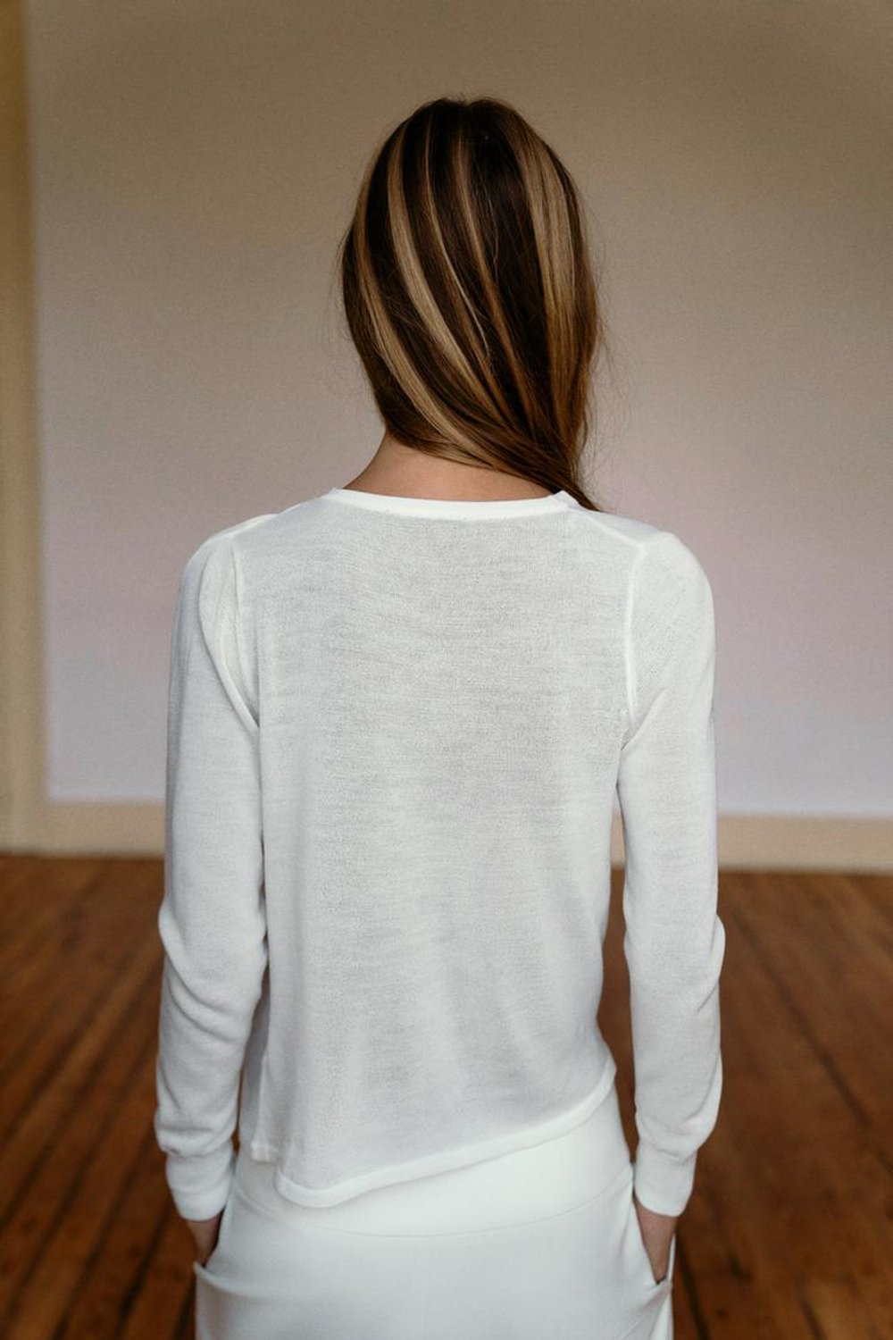 ZARA СВИТЕР ИЗ СТРУЯЩЕГОСЯ ТРИКОТАЖА, ЭКРЮ