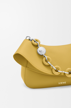 Loewe Средняя сумка Ola из гладкой телячьей кожи, желтый