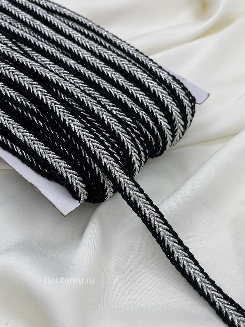Тесьма Черная Косичка серебро