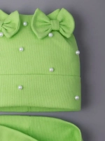 Шапка для девочки на осень с бусинами и снуд