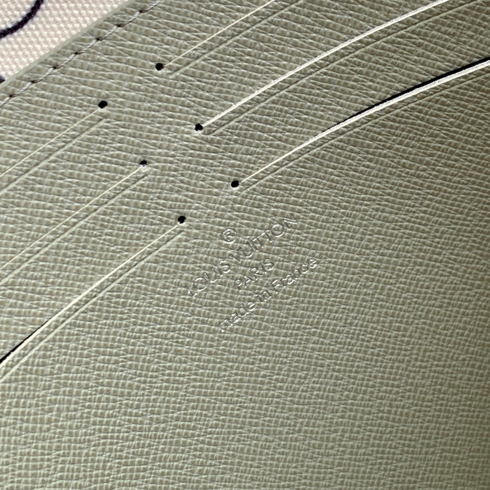 Louis Vuitton Pochette Voyage MM