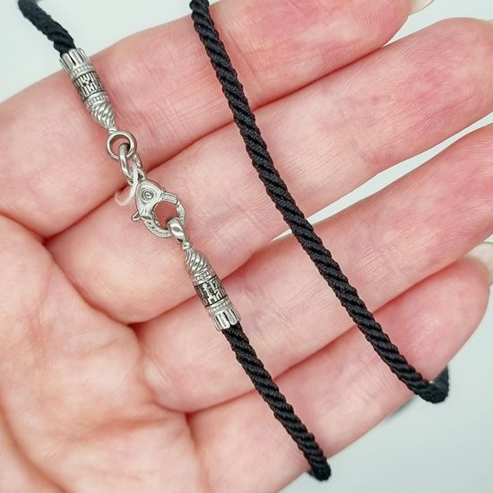 1900151 Текстильный шнурок, 2 мм. Серебро. Иисусова молитва.