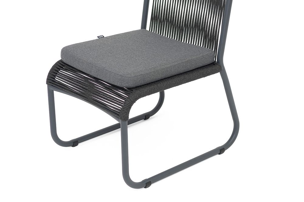 "Ането" стул плетеный из роупа, каркас алюминий темно-серый (RAL7024) муар, роуп темно-серый круглый, ткань темно-серая 027