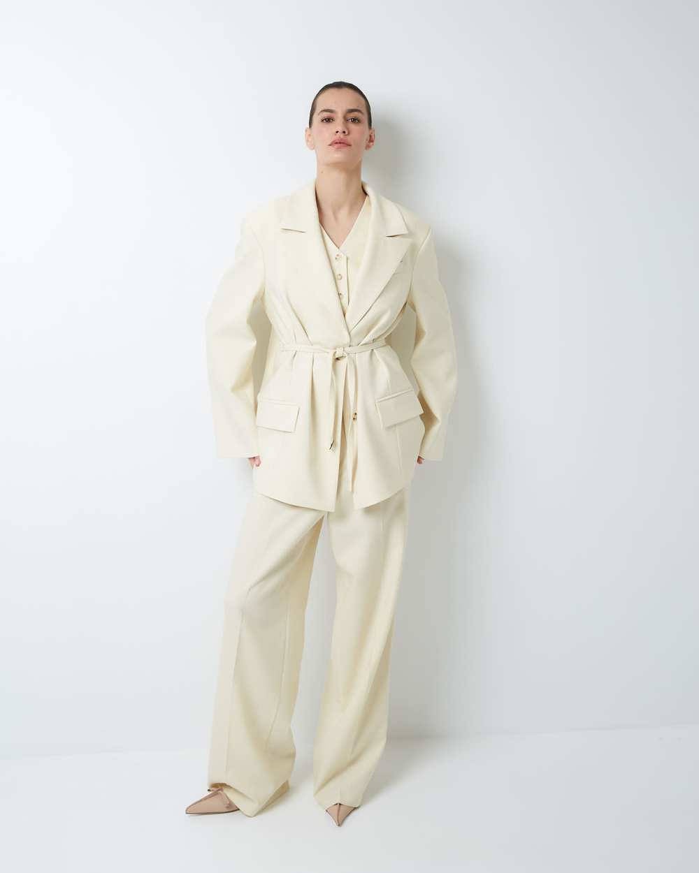 Брюки с регулируемым хлястиком из шерсти белый шоколад