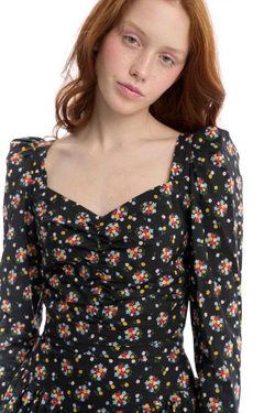 Топ с вырезом сердечком в цветочек