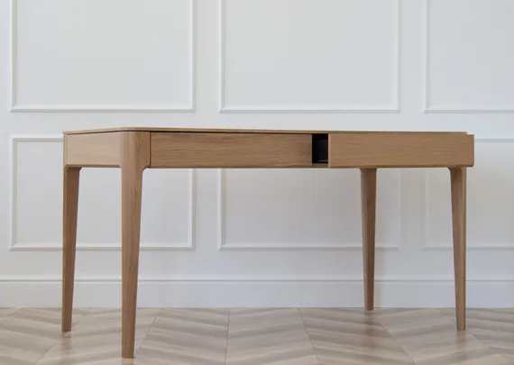 Стол письменный Type из массива дуба 140х70 см (натуральный)