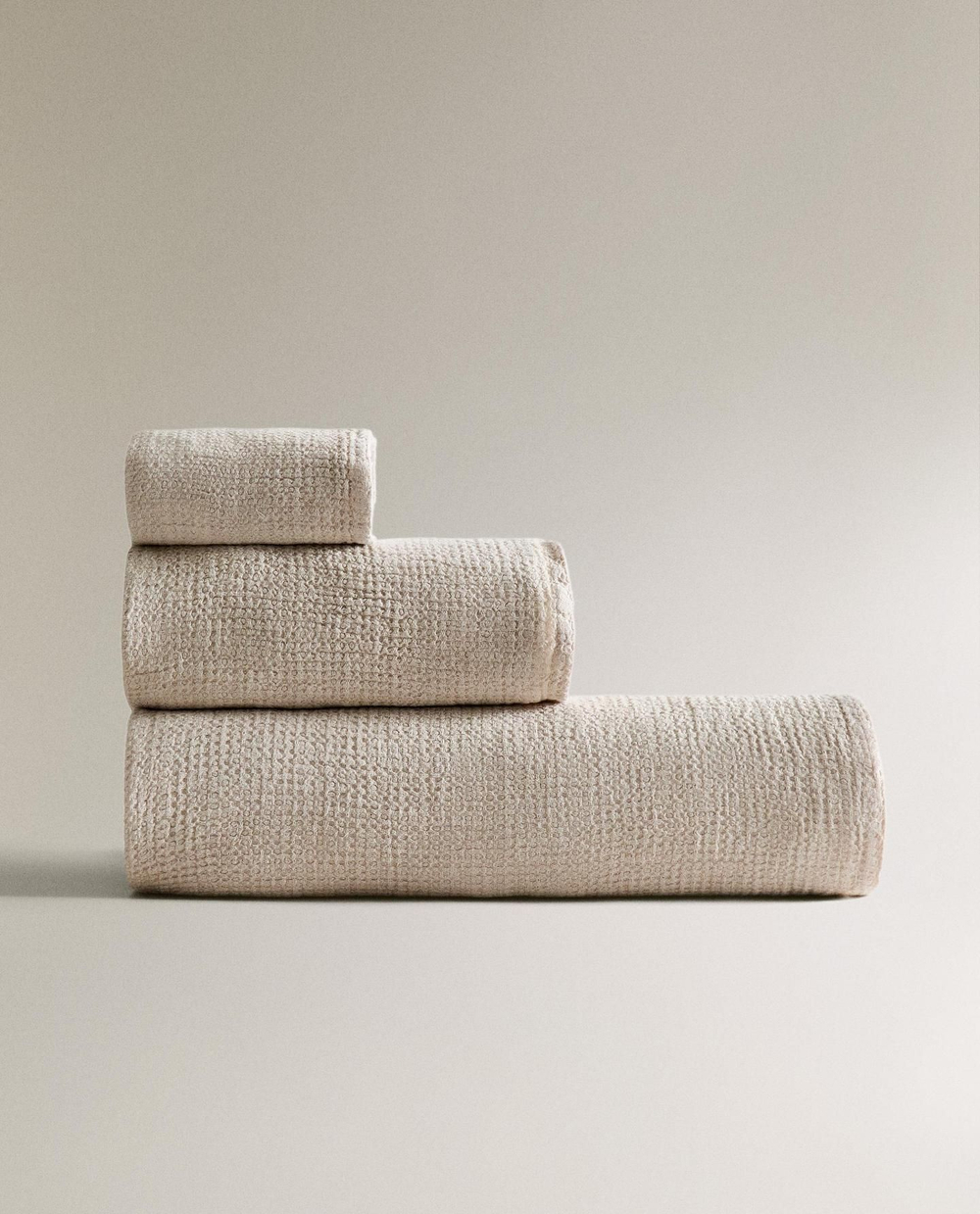 Zara Home - Льняное банное полотенце с вафельной текстурой, бежевый, 30х50 см